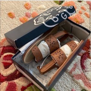 Girls size 11 BNIB Oshkosh Shoes